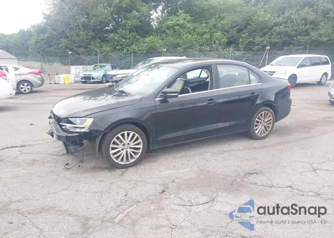 2013 Volkswagen Jetta 2.5L Sel z USA, uszkodzony, nr VIN 3VWGP7AJ1DM264614